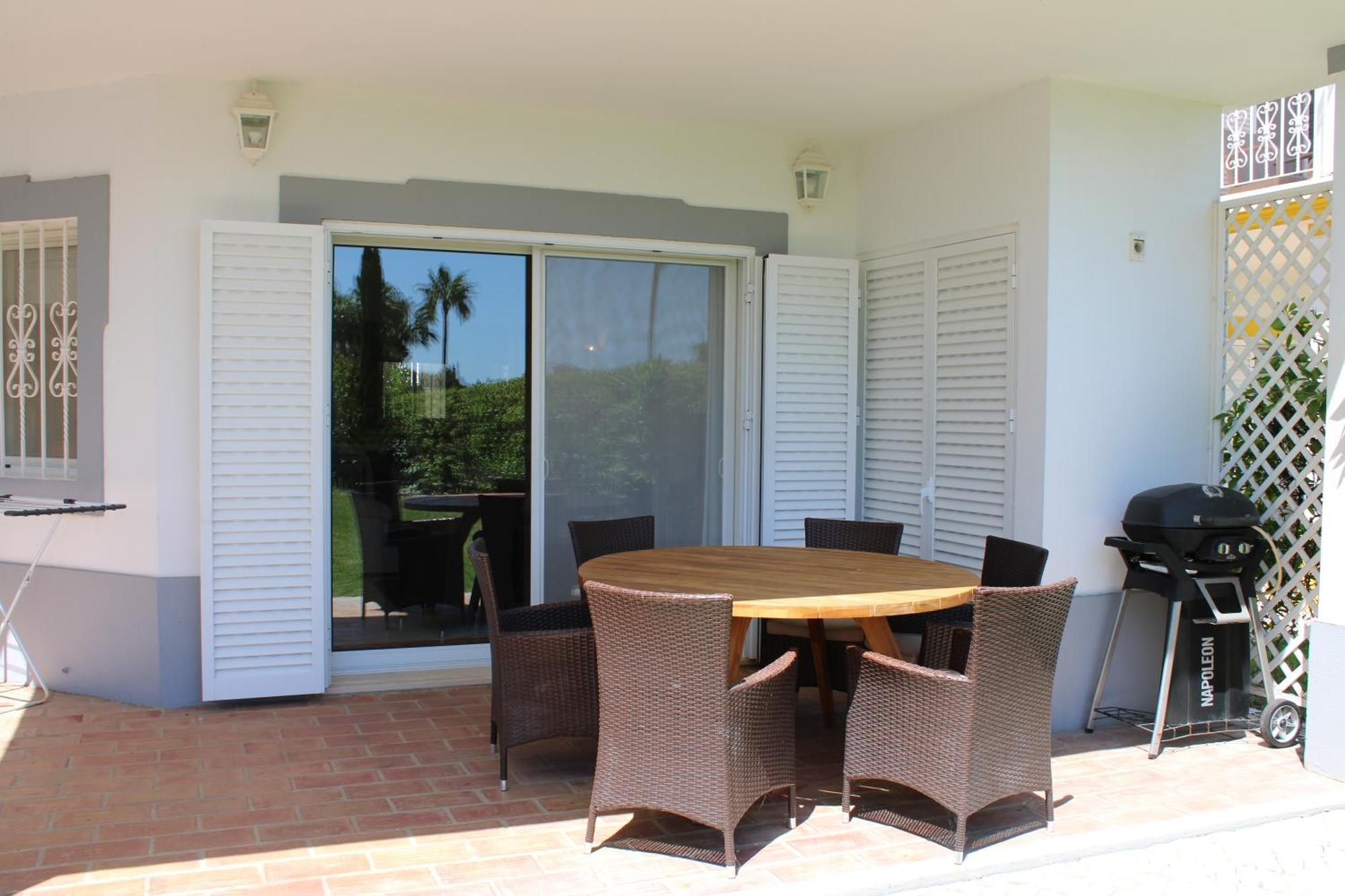 Luxury 2 Bedroom Apartment With Private Garden Almancil Exterior foto